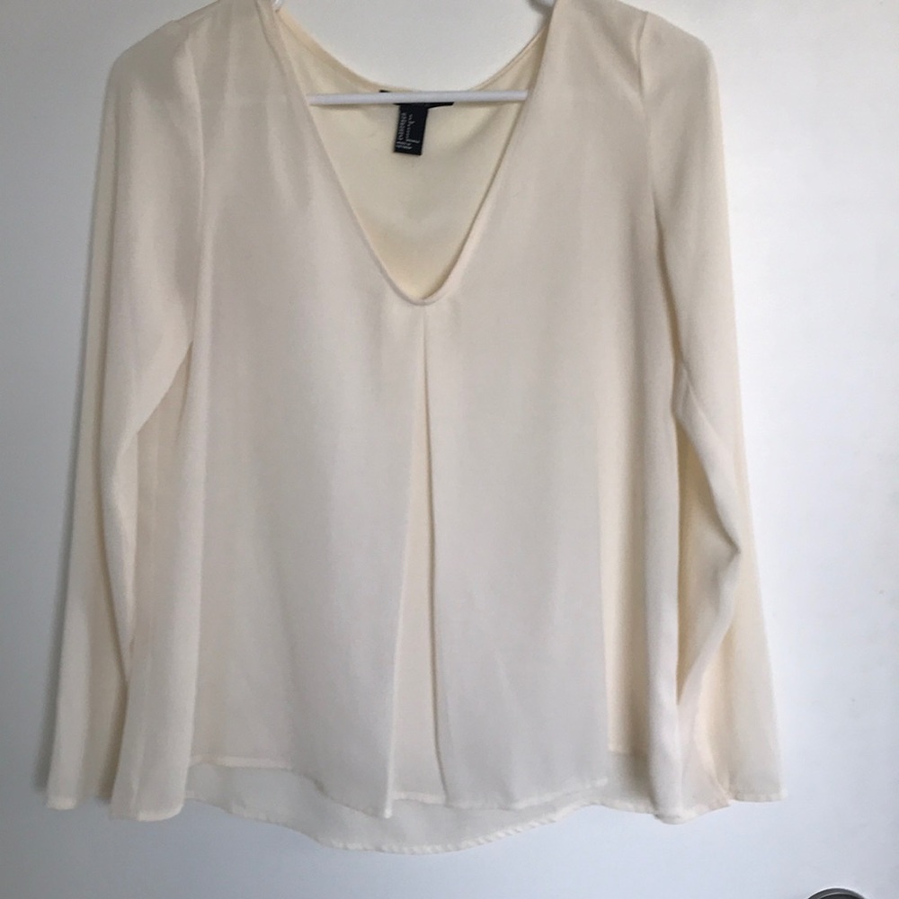 Small pullover long sleeve blouse